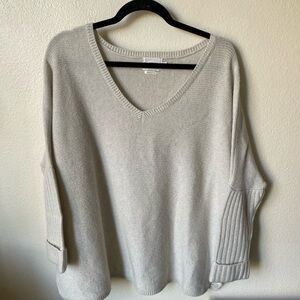 Notshy Cashmere Women’s V Neck Sweater Size S/M in Cream Knit Pullover
